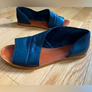 Open toe flats. Size 8.5/9